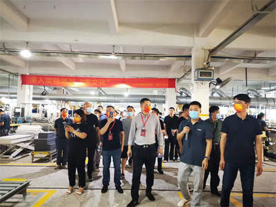 箭牌家居定制全國VIP經(jīng)銷商走進(jìn)三水制造基地暨總部展廳參觀與技術(shù)交流活動紀(jì)實(shí)